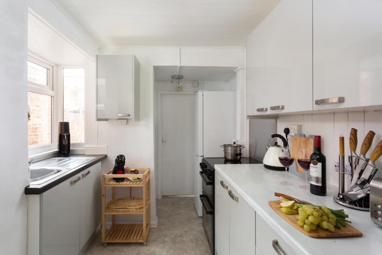 Lovely City Town House With Free Parking Sleeps 2 To 6 Guests Γιορκ Εξωτερικό φωτογραφία